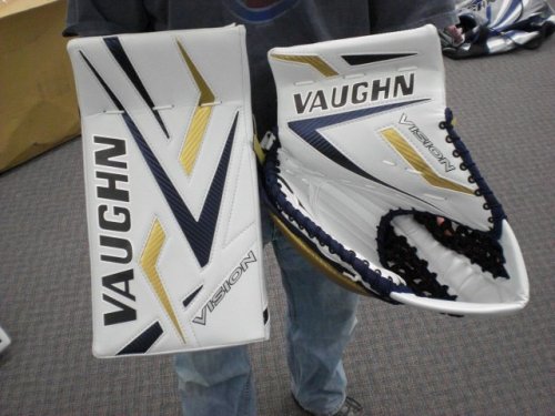 Vaughn 9500 glove and blocker